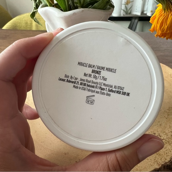 Jones Road Beauty bronze Miracle Balm - Picture 4 of 5